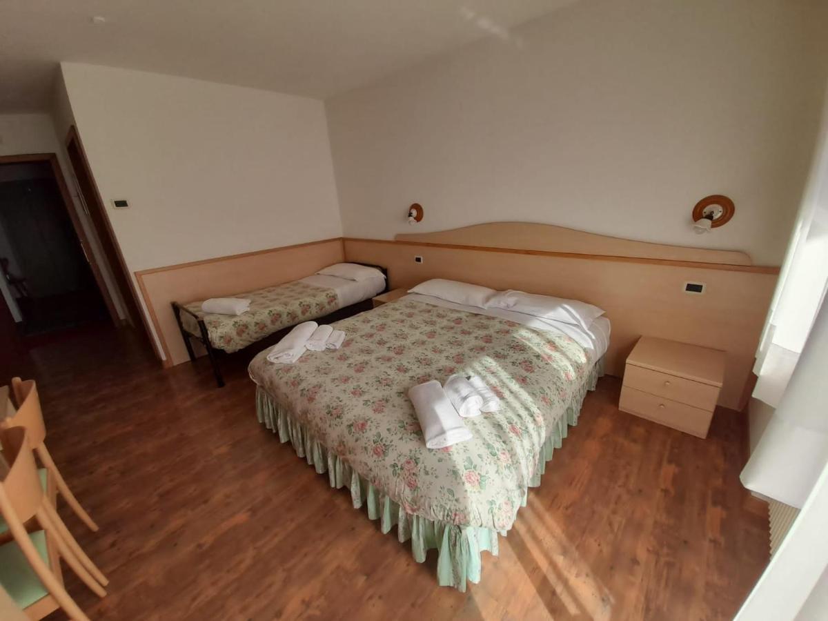 Hotel Garni B&B Maffei Pinzolo Esterno foto