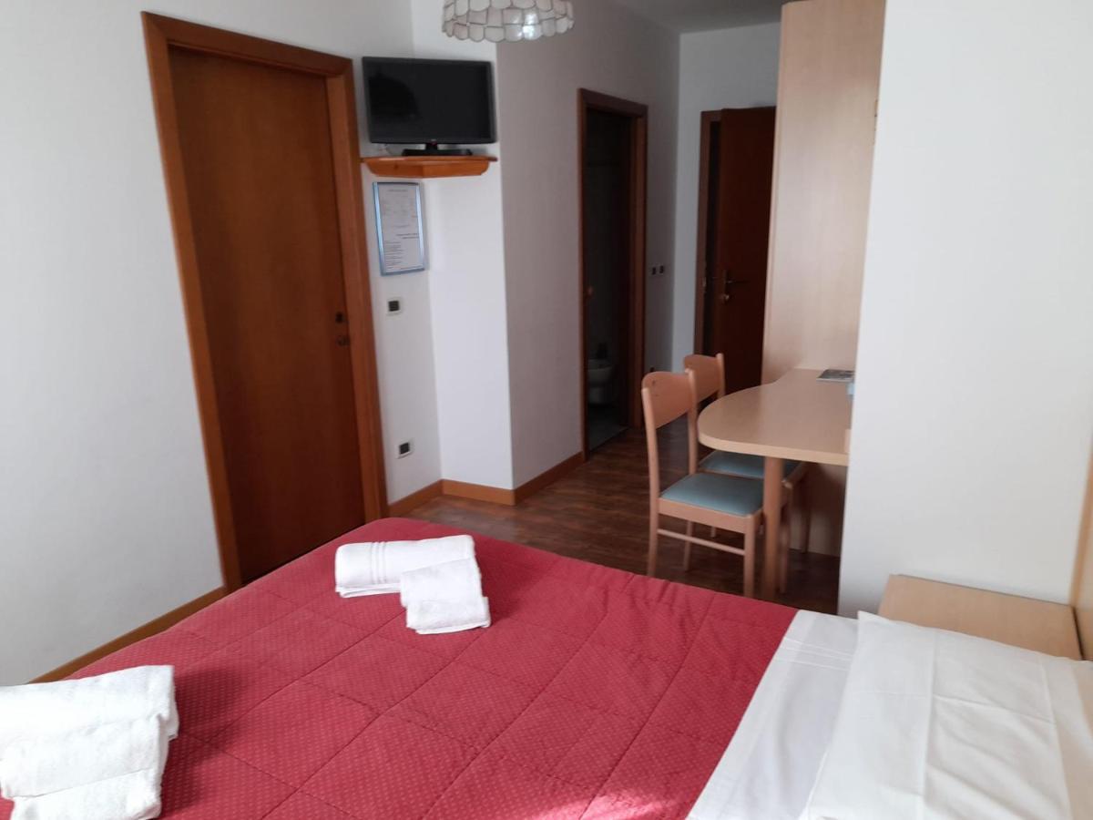 Hotel Garni B&B Maffei Pinzolo Esterno foto