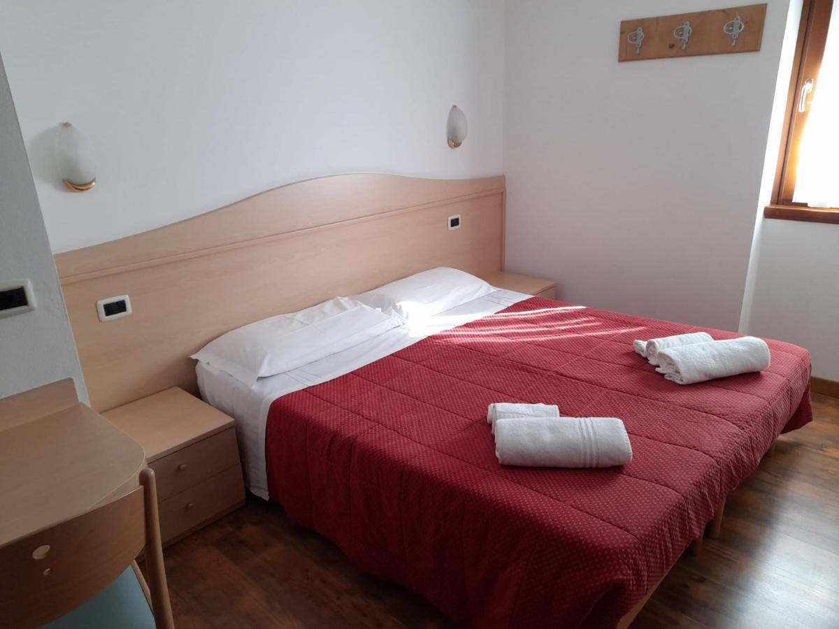 Hotel Garni B&B Maffei Pinzolo Esterno foto